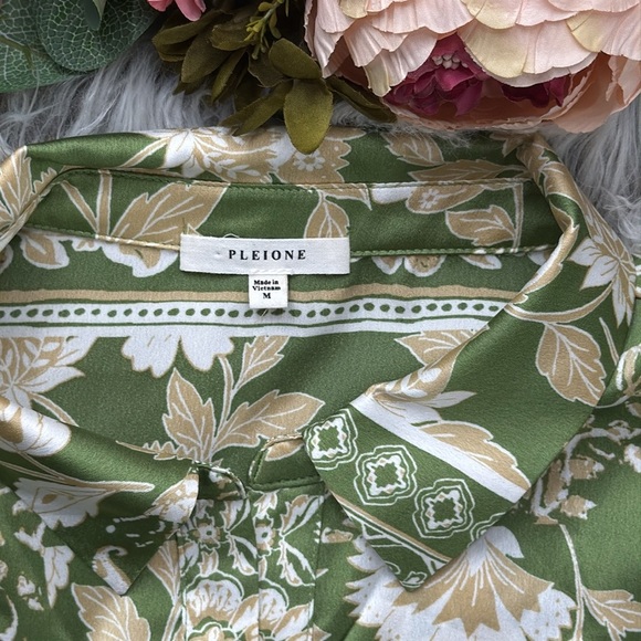 Nordstrom Deep Lime Silk-like Long Sleeve Patch Green Floral Blouse - Picture 6 of 13